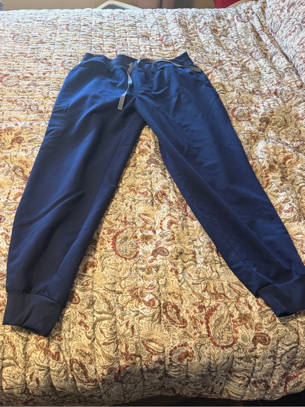 Figs Women’s Navy Blue Jogger Scrubs
